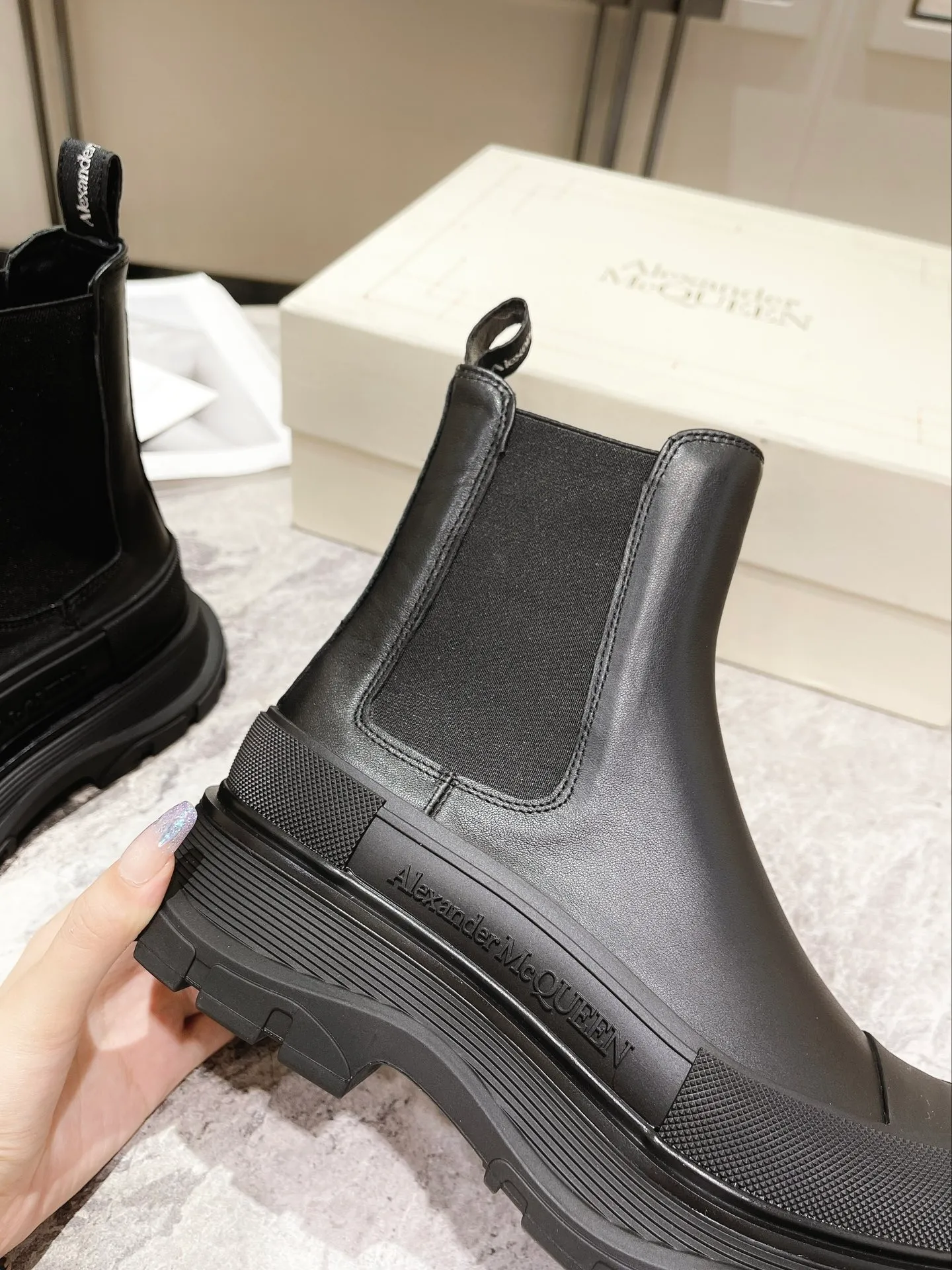 👟👟Ex-factory price 560💰💰The popular ALEXANDER MCQUEEN Alexander McQueen Chelsea boots Original T👟👟Ex-factory price blue black